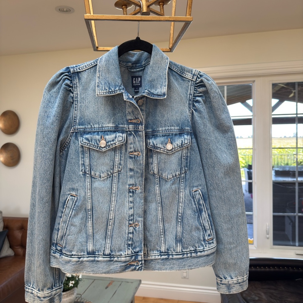 GAP Women's Light Blue Jean Jacket